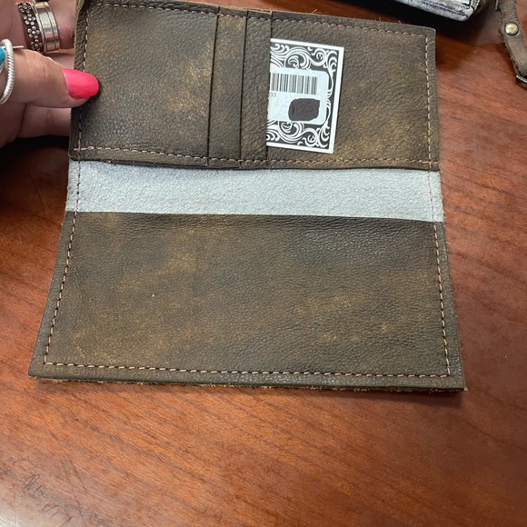 Checkbook cover - Picture 2 of 2